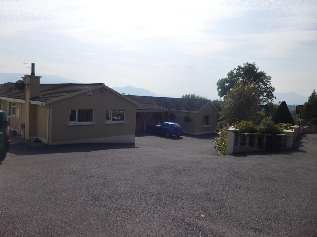 Reeks View Bed & Breakfast Teernaboul Exterior photo
